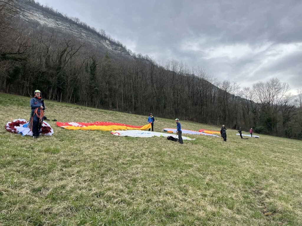 séance de pente-école lors d'un stage de remise en l'air à Chambéry.